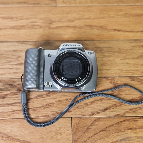 Olympus Silver Digital Camera - Picture 3 of 9